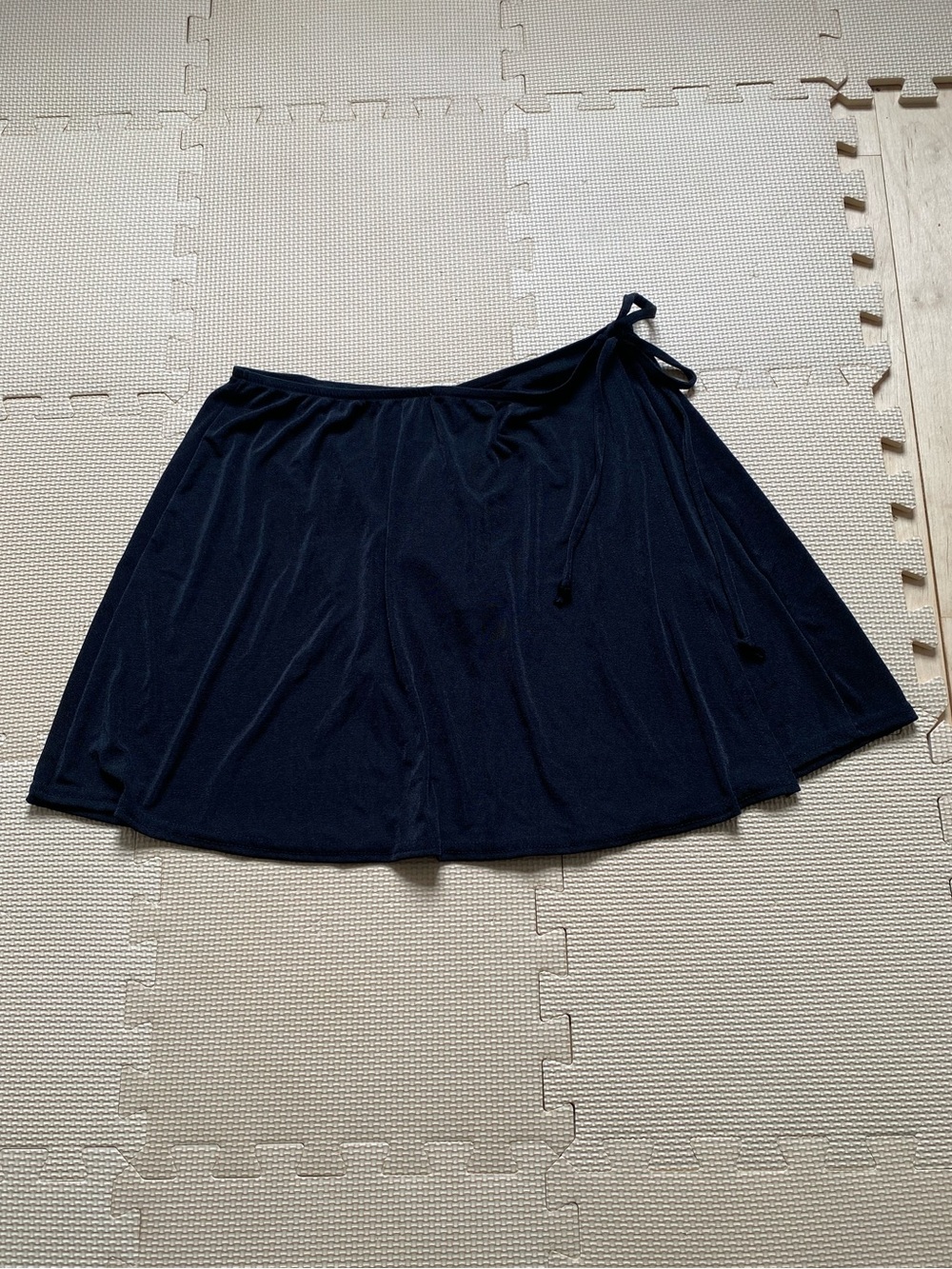 Porto Cruz vintage black swim coverup skirt with a wrap-style design size xl